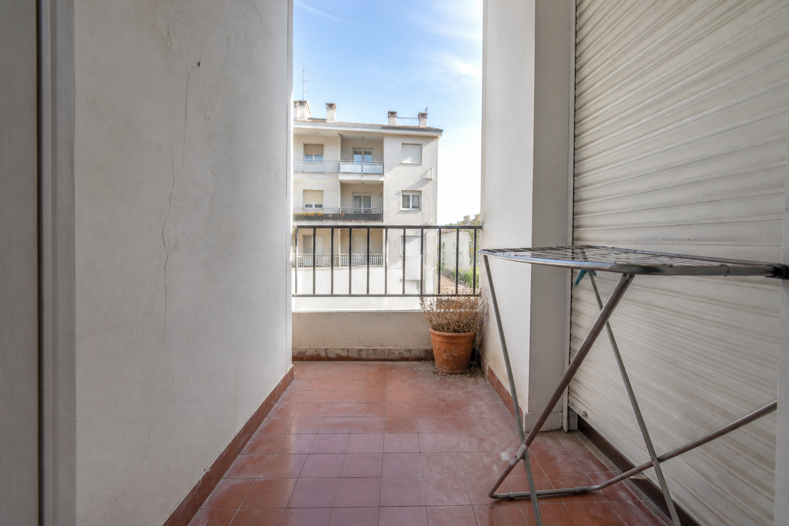 Loggia niçoise avant décoration